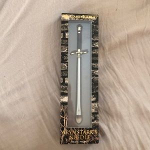 GOT Arya Stark Needle eyeshadow brush urban decay